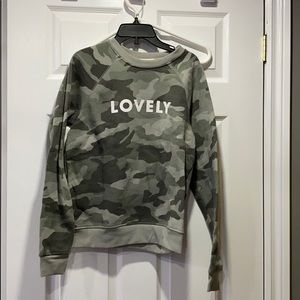 women’s crew neck camo